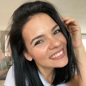 Meet your Posher, Yadira